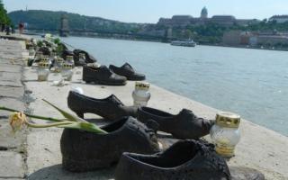 Венгрия, Будапешт «Ботинки на берегу Дуная